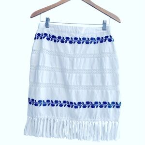 For Cynthia Women’s White Fringe Linen Mini Skirt. Size S. SKU 471